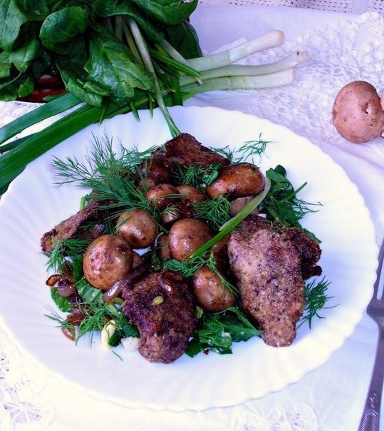 Печень с грибами и зеленью