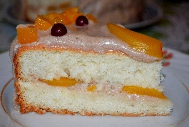 Бисквитный торт с заварным кремом.
