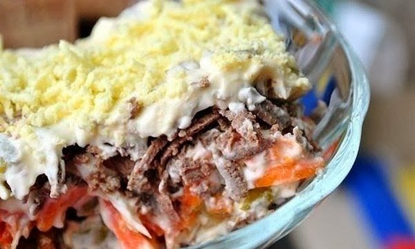Салат из печени слоёный