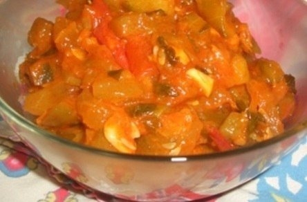 Салат из огурцов и кабачков. Салат из огурцов и кабачков.