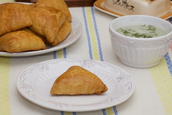 Треугольники с мясом и бульоном Треугольники с мясом и бульоном