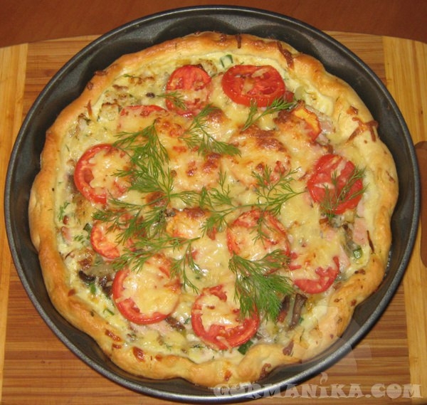 Открытый пирог с овощами и ветчиной