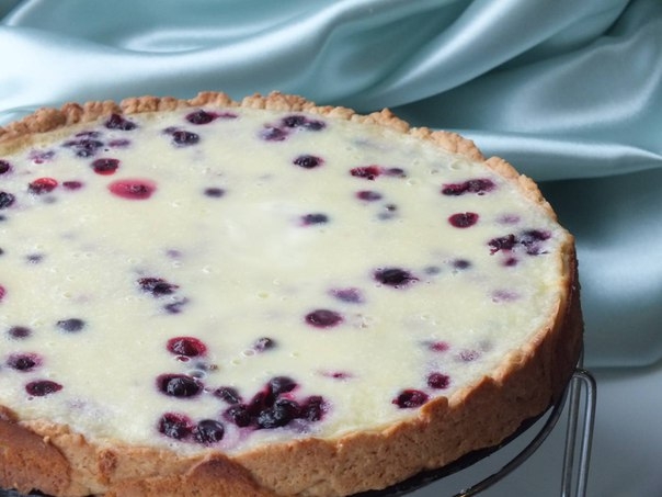 Пирог с черникой и сметанной заливкой Пирог с черникой и сметанной заливкой
