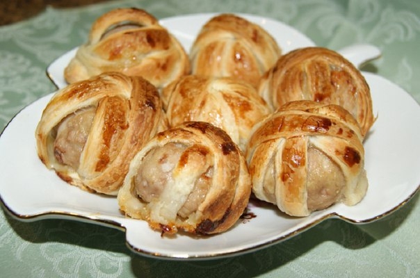 Мясные шарики в слоеном тесте