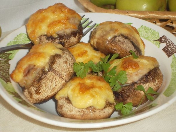 Шампиньоны, фаршированные мясом