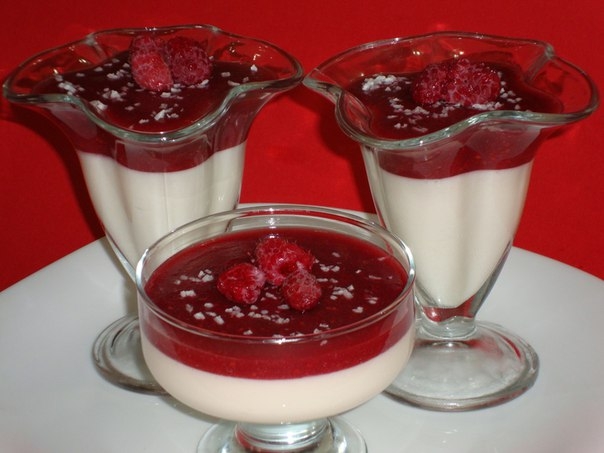 Десерт из творога с малиной