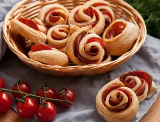 Закусочные слойки &laquo;Розочки&raquo;