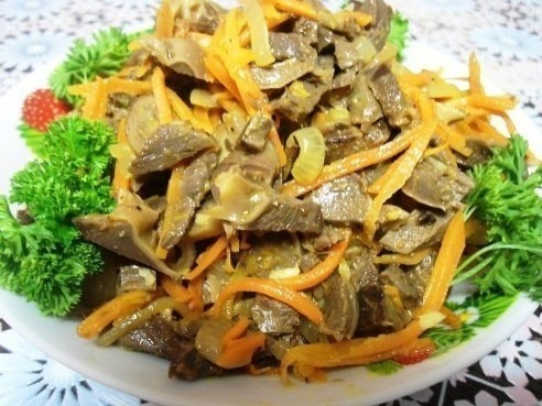 Салат из куриных желудков
