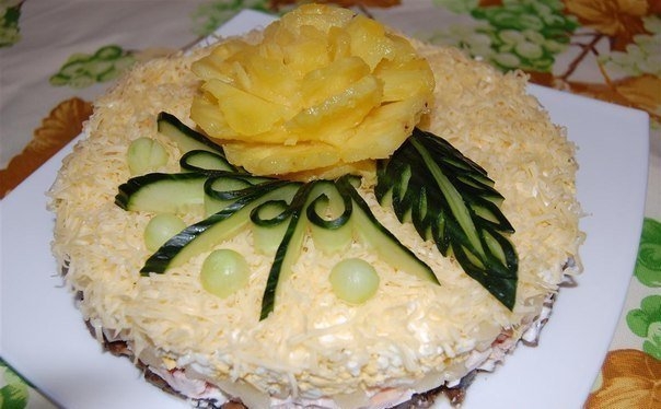 САЛАТ "КУРОЧКА С АНАНАСАМИ"