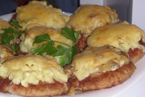 Куриные котлеты с грибами и картоф. пюре!!!!!!!!!!!!