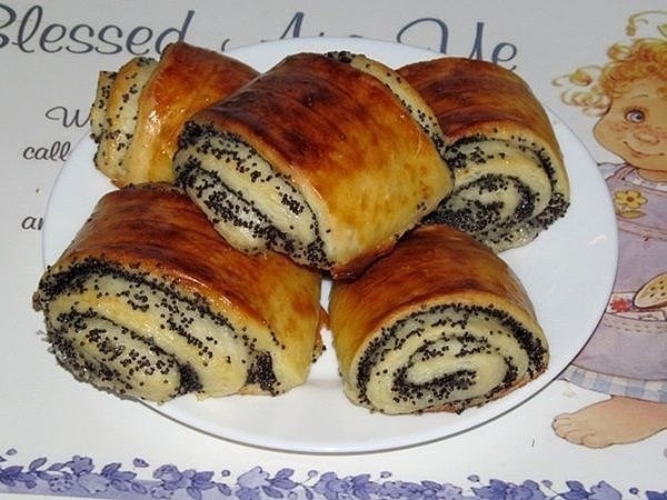 Сдобные булочки с маком Сдобные булочки с маком