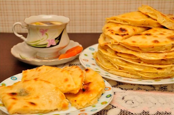 Кыстыбый — вкусные татарские лепешечки с картошкой-пюре Кыстыбый — вкусные татарские лепешечки с картошкой-пюре