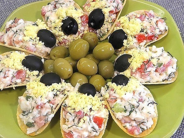 1.Сырная закуска на чипсах