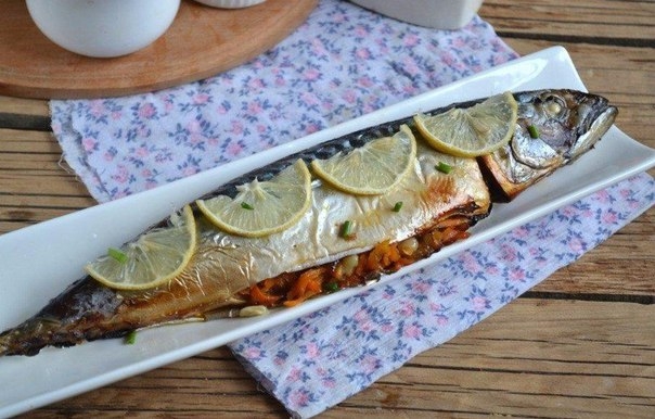 СКУМБРИЯ В ФОЛЬГЕ С МОРКОВЬЮ.