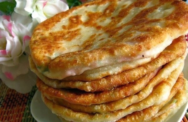 Сырные лепешки с ветчиной и грибами