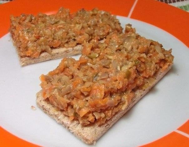 Икра из вешенок с чесноком.