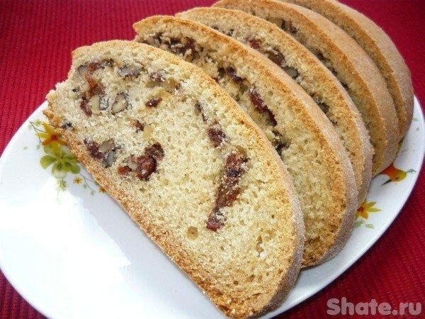 Творожный рулет с орехами и изюмом Творожный рулет с орехами и изюмом
