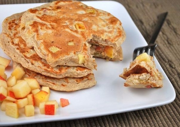 Яблочно-творожные оладьи: правильный и вкусный завтрак! Яблочно-творожные оладьи: правильный и вкусный завтрак!