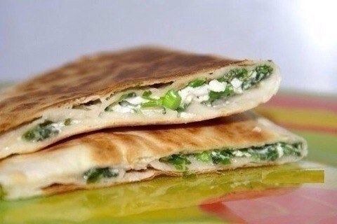 Кутабы из лаваша с творогом,помидорами и сыром Кутабы из лаваша с творогом,помидорами и сыром