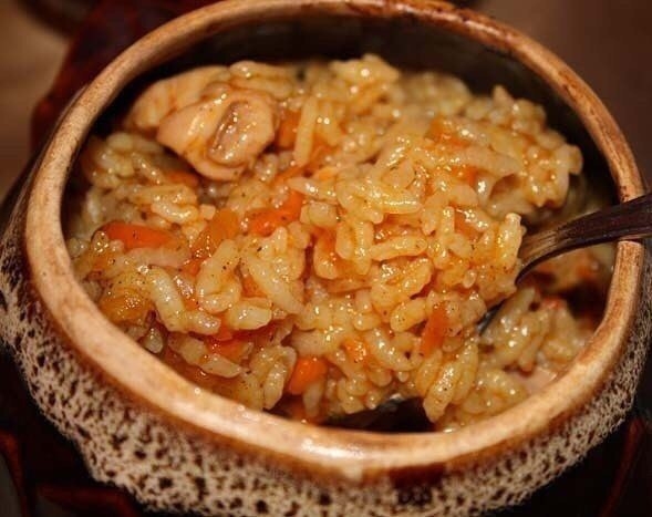 Рис с курицей в горшочках. Рис с курицей в горшочках.