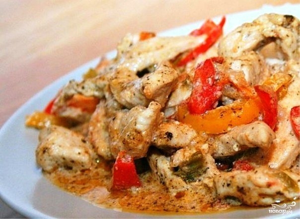Куриное филе с овощами в мультиварке.