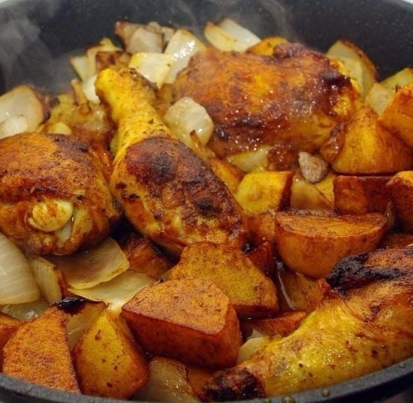 Курица с картошкой и луком