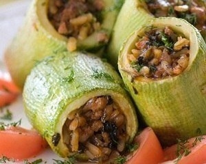 Кабачки, фаршированные фаршем Кабачки, фаршированные фаршем