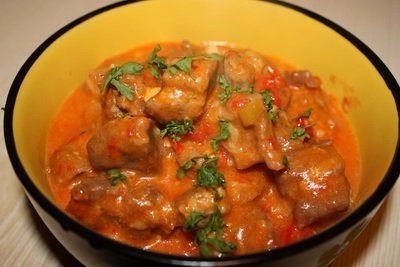 Курица тушеная с овощами Курица тушеная с овощами