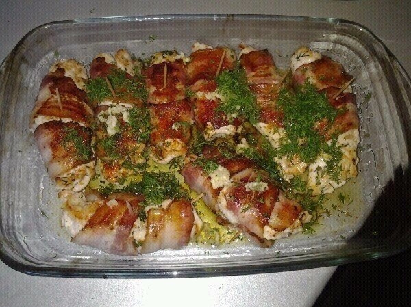 Сочные куриные рулетики с беконом и чесночком!