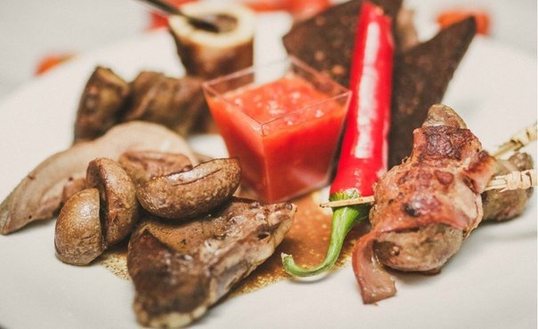 Ассорти из мясных деликатесов