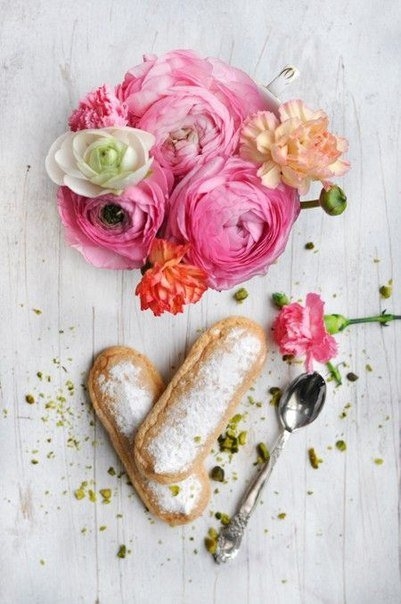 Печенье "Дамские пальчики" или савоярди, или будуар, или biscuit à la cuillère (бисквит с ложечки). Печенье "Дамские пальчики" или савоярди, или будуар, или biscuit à la cuillère (бисквит с ложечки).