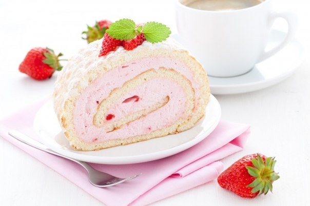 Готовим летний рулетик с клубникой и белым шоколадом!