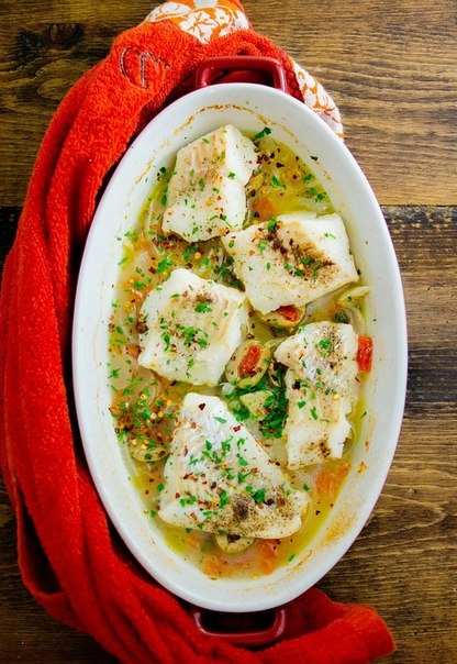 &bull;Филе трески, запечённое с овощами, оливками и каперсами&bull;