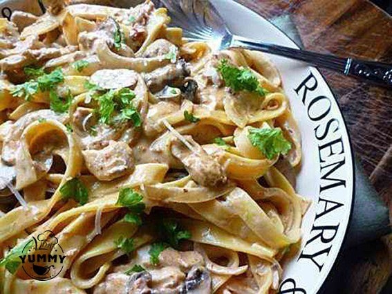 ПАСТА ИЗ СОУСОМ ИЗ КУРИЦЫ И ГРИБОВ