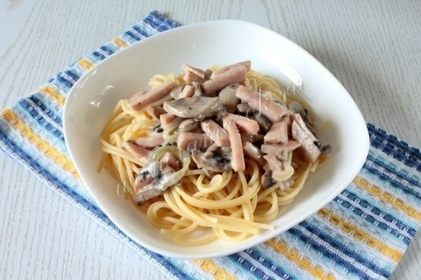 ПАСТА С ВЕТЧИНОЙ И ГРИБАМИ