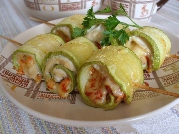 Суперские рулетики из кабачков с куриным филе!