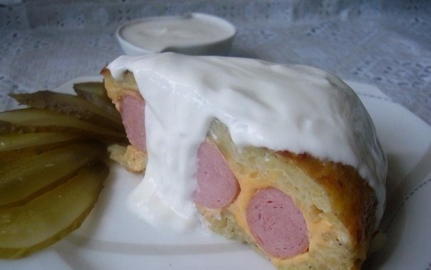КАРТОФЕЛЬНАЯ ЗАПЕКАНКА С СОСИСКАМИ И СЫРОМ