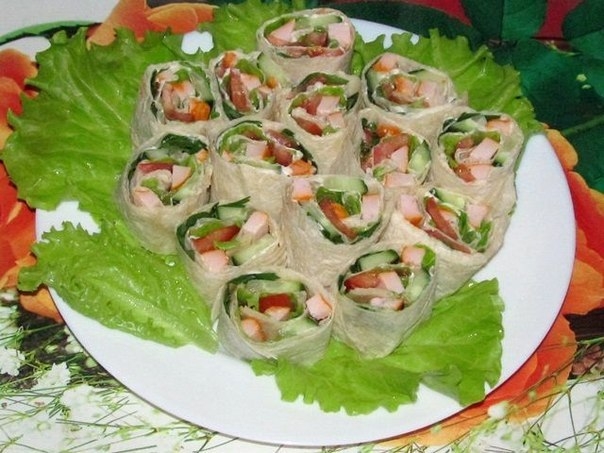 Рулеты из лаваша с копчёной курицей