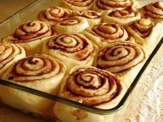 БУЛОЧКИ С КАРАМЕЛЬЮ И ЯБЛОКАМИ