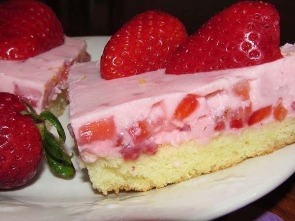 Strawberry gelatin