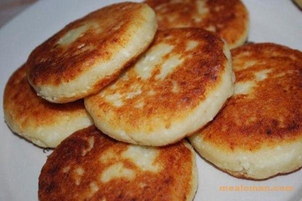 СЫРНИКИ С КУРАГОЙ И КОРИЦЕЙ В МУЛЬТИВАРКЕ! СЫРНИКИ С КУРАГОЙ И КОРИЦЕЙ В МУЛЬТИВАРКЕ!
