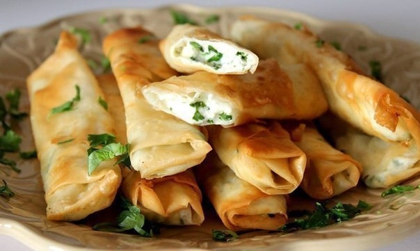 Вкусные, поджаристые трубочки с сыром и зеленью