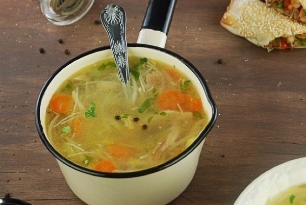 Куриный суп-бульон