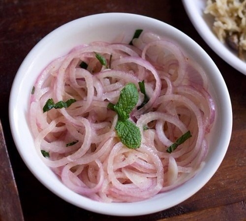 Маринованный лук в банке. Маринованный лук в банке.