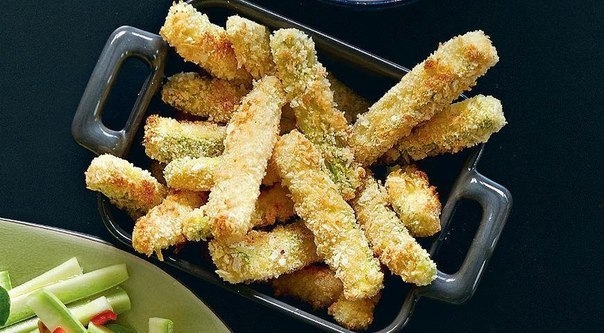Кабачки в нежной панировке из сыра￼