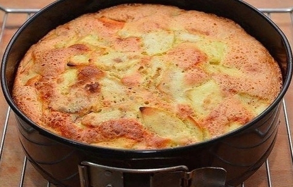 Нежная шарлотка.