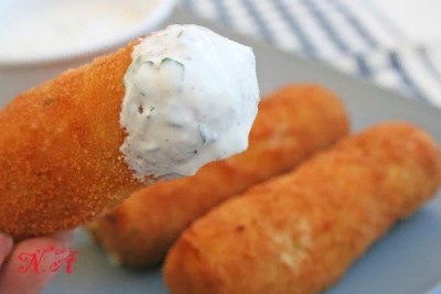 Картофельные палочки с сыром и соусом Картофельные палочки с сыром и соусом