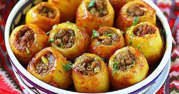 Картофель, фаршированный мясом.