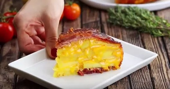 Картофельный тарт с беконом и сыром