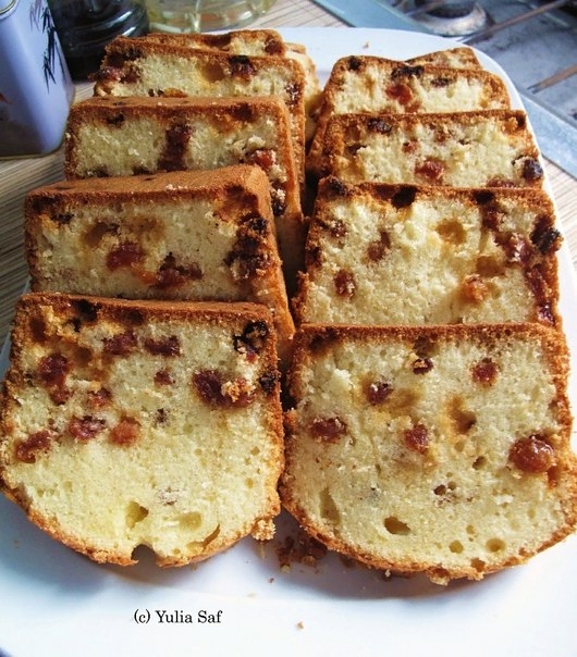 Ванильный кекс с изюмом